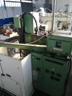 Centro di lavoro CNC Verticale Fresatrice Osaka Kiko