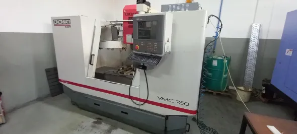 Centro di lavoro verticale CNC CINCINNATI MILACRON
