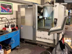 Centro di lavoro verticale CNC DECKEL MAHO DMC 63 V