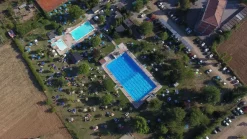 CENTRO SPORTIVO CON PISCINE