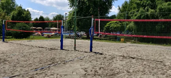 CENTRO SPORTIVO CON PISCINE