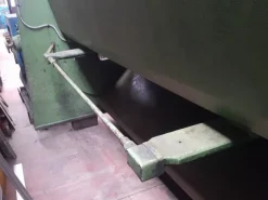Cesoia a ghigliottina usata