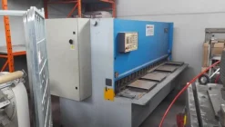 4#4360 Cesoia oleodinamica ad angolo variabile CNC