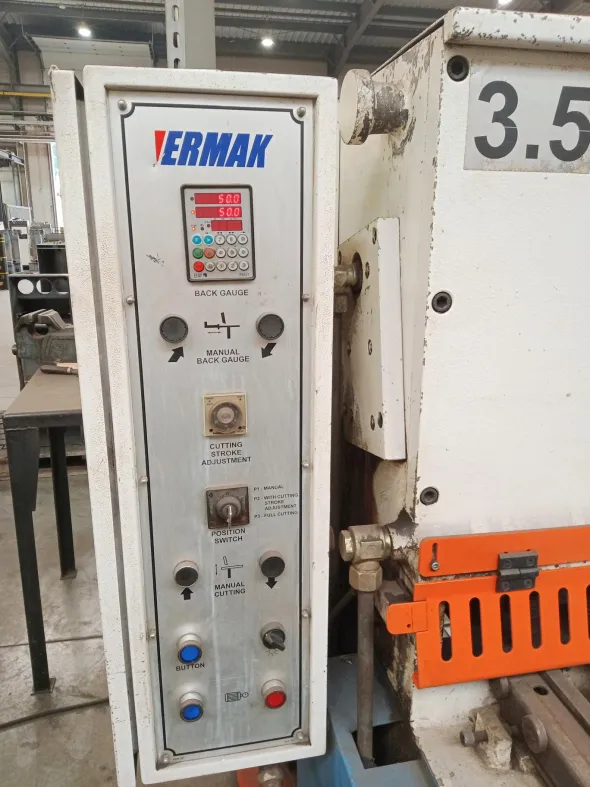 Cesoie a ghigliottina ERMAK HGS 2600 X 6