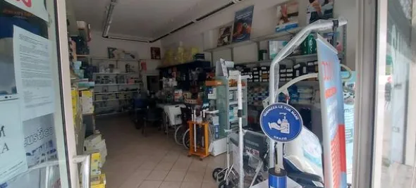2#8692 Cessione azienda dedicata al commercio di articoli e apparecchiature medico-sanitarie e ortopediche
