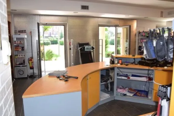 1#3698 Cessione di azienda dedita alla vendita di abbigliamento sportivo