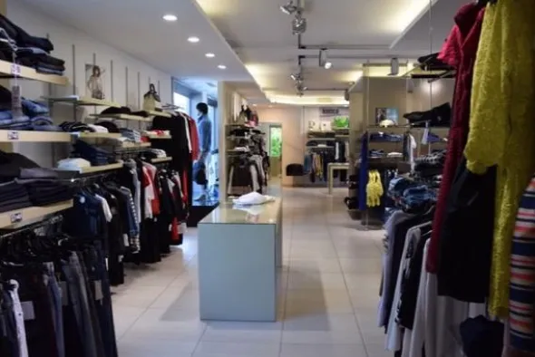1#3698 Cessione di azienda dedita alla vendita di abbigliamento sportivo