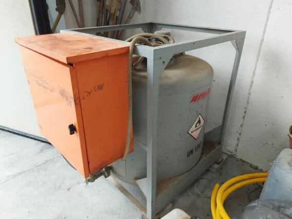 1#8009 Cessione di azienda dedita specializzata in impianti elettrici
