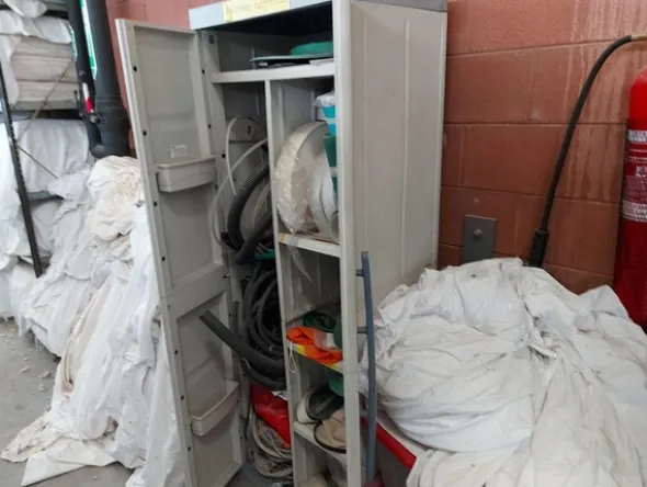 9#8011 Ceste portabiancheria e materiale tessile