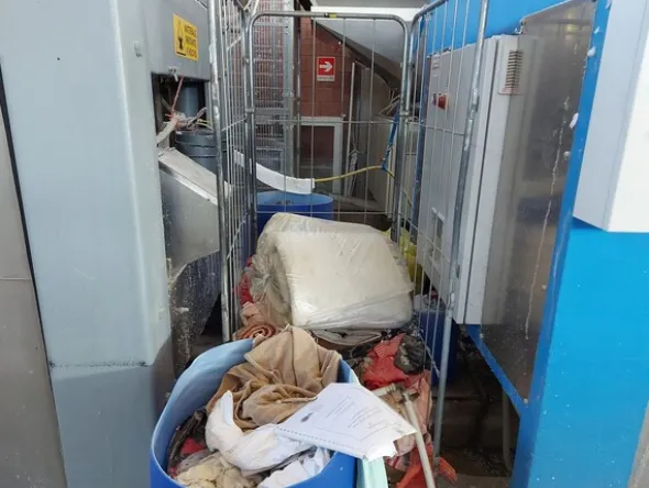 9#8011 Ceste portabiancheria e materiale tessile