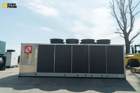 Chiller Climaveneta 311/327 kW | pompa di calore| Nuovo