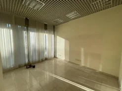 #15114 Cinque locali per ex istituto di credito