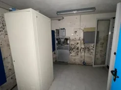 #15114 Cinque locali per ex istituto di credito