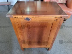 49#9481 Comodini in legno e tavolo