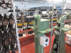 1#5971 Compendio beni mobili per produzione di calzature