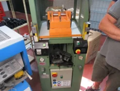1#5971 Compendio beni mobili per produzione di calzature