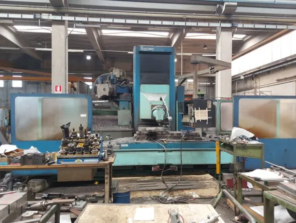 1#8496 Compendio mobiliare per produzione elementi radianti