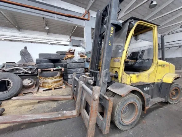 1#8496 Compendio mobiliare per produzione elementi radianti
