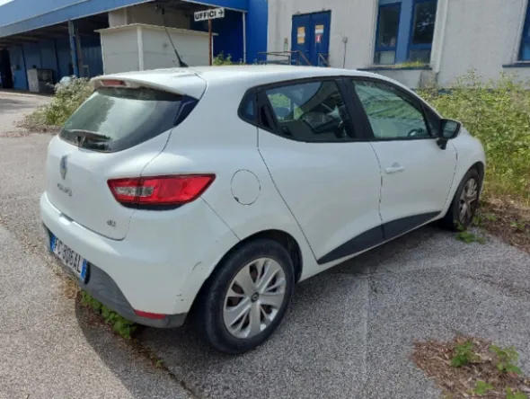 1#8496 Compendio mobiliare per produzione elementi radianti