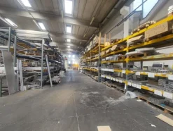 1#8496 Compendio mobiliare per produzione elementi radianti