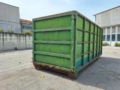 1#8496 Compendio mobiliare per produzione elementi radianti