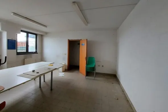 #14776 Complesso artigianale con casa custode