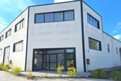 #24680 Complesso artigianale con capannoni e corte