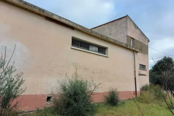 #19435 Complesso artigianale con cortile e pertinenze