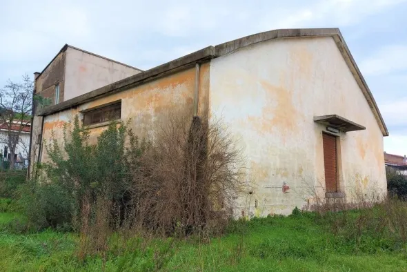#19452 Complesso artigianale con cortile e pertinenze