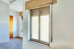 #19428 Complesso artigianale con cortile e pertinenze