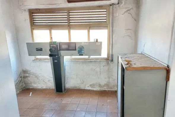#19428 Complesso artigianale con cortile e pertinenze