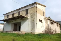 #21461 Complesso artigianale con cortile e pertinenze