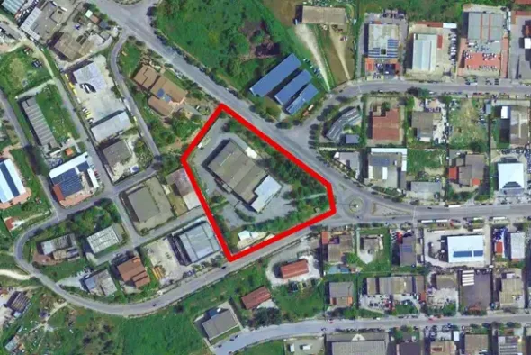 #19441 Complesso artigianale con cortile e pertinenze