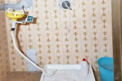 #19433 Complesso commerciale con cortile e pertinenze