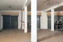 #19433 Complesso commerciale con cortile e pertinenze