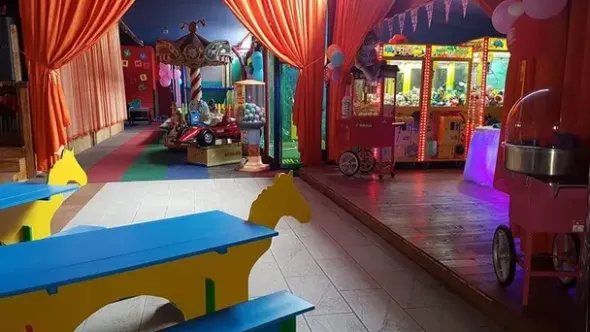 #15979 Complesso immobiliare ricettivo con abitazione ristorante piscina e sala ballo