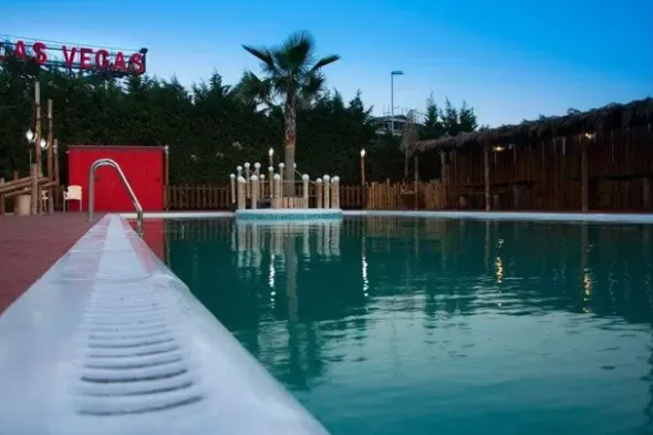 #15979 Complesso immobiliare ricettivo con abitazione ristorante piscina e sala ballo