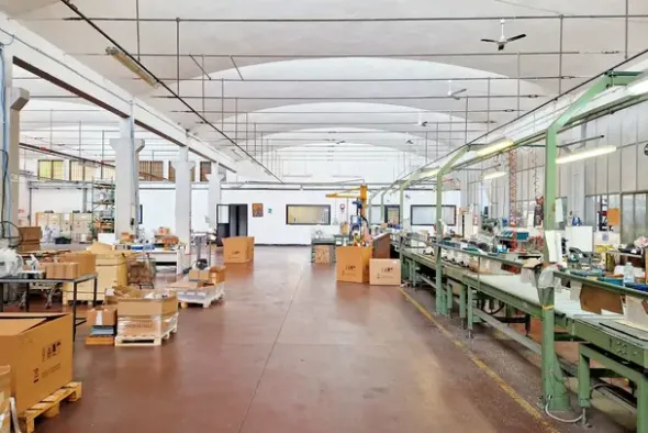 #20883 Complesso produttivo con capacità edificatoria residua