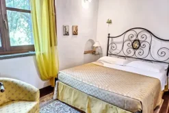 #2535007 Complesso ricettivo con piscina e maneggio