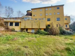 #19584 Complesso ricettivo con piscina
