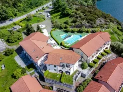 #2537091 Complesso turistico sul lago di Como