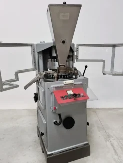COMPRIMITRICE ROTATIVA RONCHI–AR 18/23(PH-PR-COM-38)