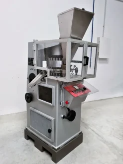 COMPRIMITRICE ROTATIVA RONCHI–AR 18/23(PH-PR-COM-38)