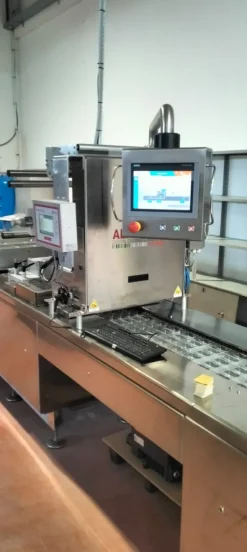 CONFEZIONATRICE AUTOMATICA
