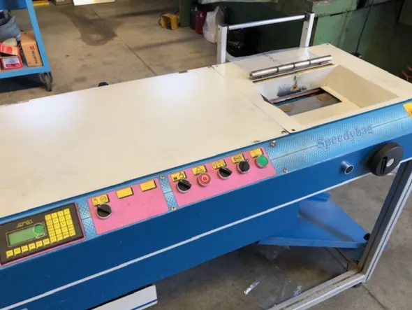 CONFEZIONATRICE AUTOMATICA DA FILM TUBOLARE