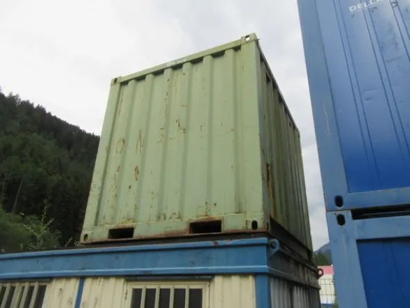 58#4752 Container