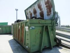 2082#3561 Container con coperchio BTE