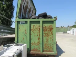 2082#3561 Container con coperchio BTE