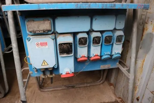 20132#4390 Container e quadri elettrici