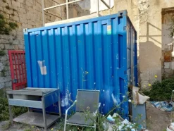 5#12020 Container in metallo, apparecchiature da lavoro con ricambi e indumenti da lavoro